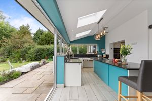 Family Kitchen- click for photo gallery